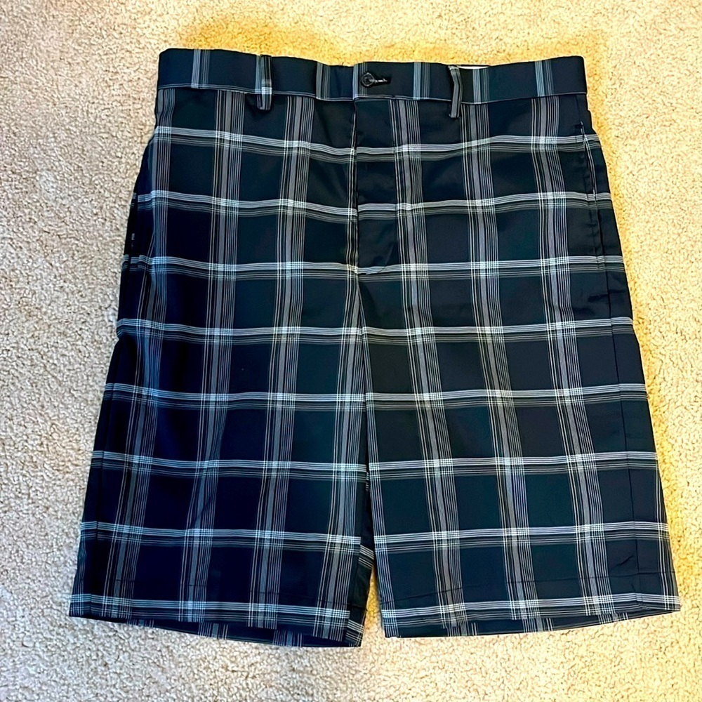 Greg Norman Classic Plaid 9.5" Golf Shorts Size 32